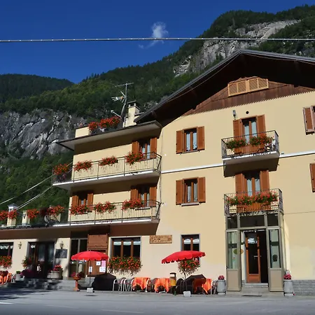 Monte Giove מלון 2*